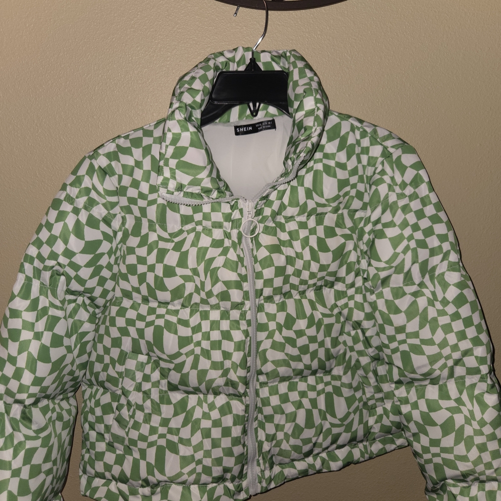 SHEIN Green and White Patterned Puffer Jacket